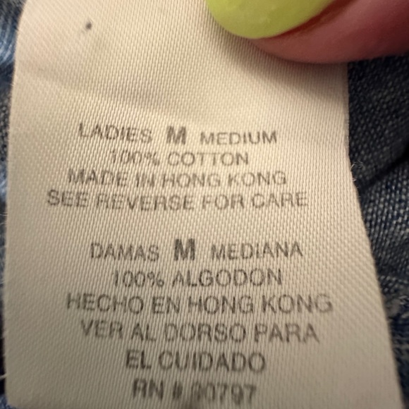 Vintage Bobbie Brooks‎ Light Blue Denim Top with embroidered flowers button up - Picture 6 of 9